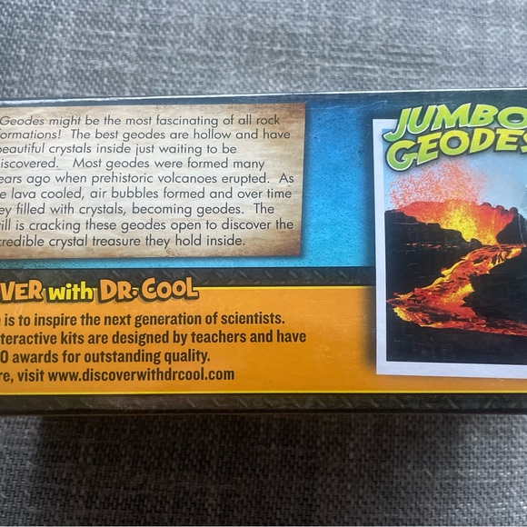 Brand new in box two Premium Jumbo Geodes. Find premium crystal treasures - Picture 4 of 5